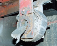 Flatbed semi-trailer - load restraint system failure